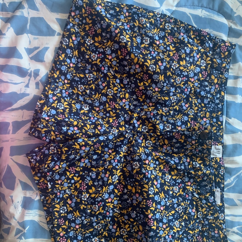 GAP WOMEN SHORTS